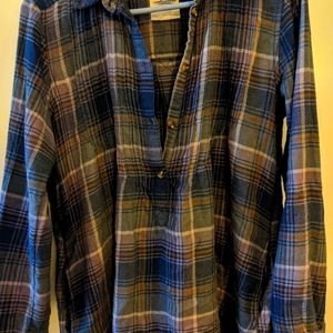American Eagle Boyfriend pull over plaid blouse
